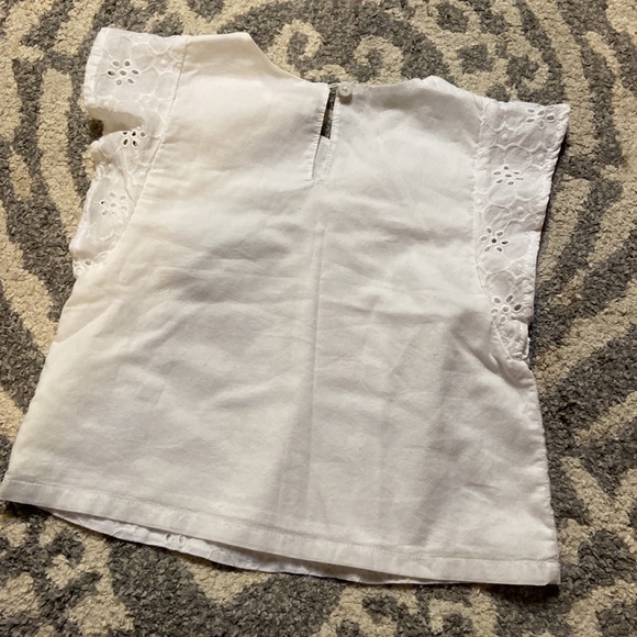 White eyelet cat and jack 2T shirt - Picture 3 of 3